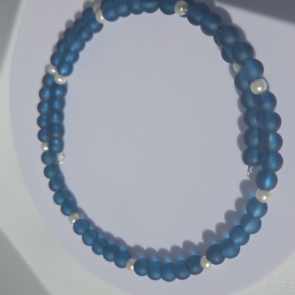Elegant Blue Frosted Glass Beaded Choker with Pearl Accents.  Memory Wire.